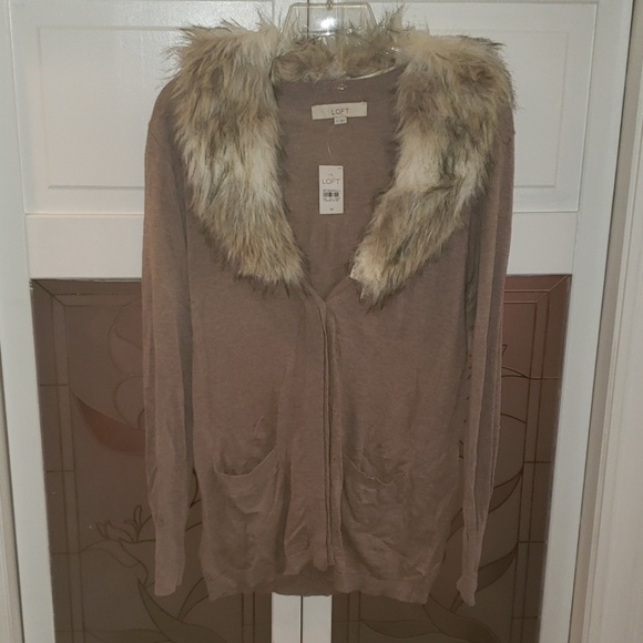 LOFT Sweaters - Ann Taylor Loft Fur Collar Sweater Oatmeal Size M LOFT Sweaters - Ann Taylor Loft Fur Collar Sweater Oatmeal Size M